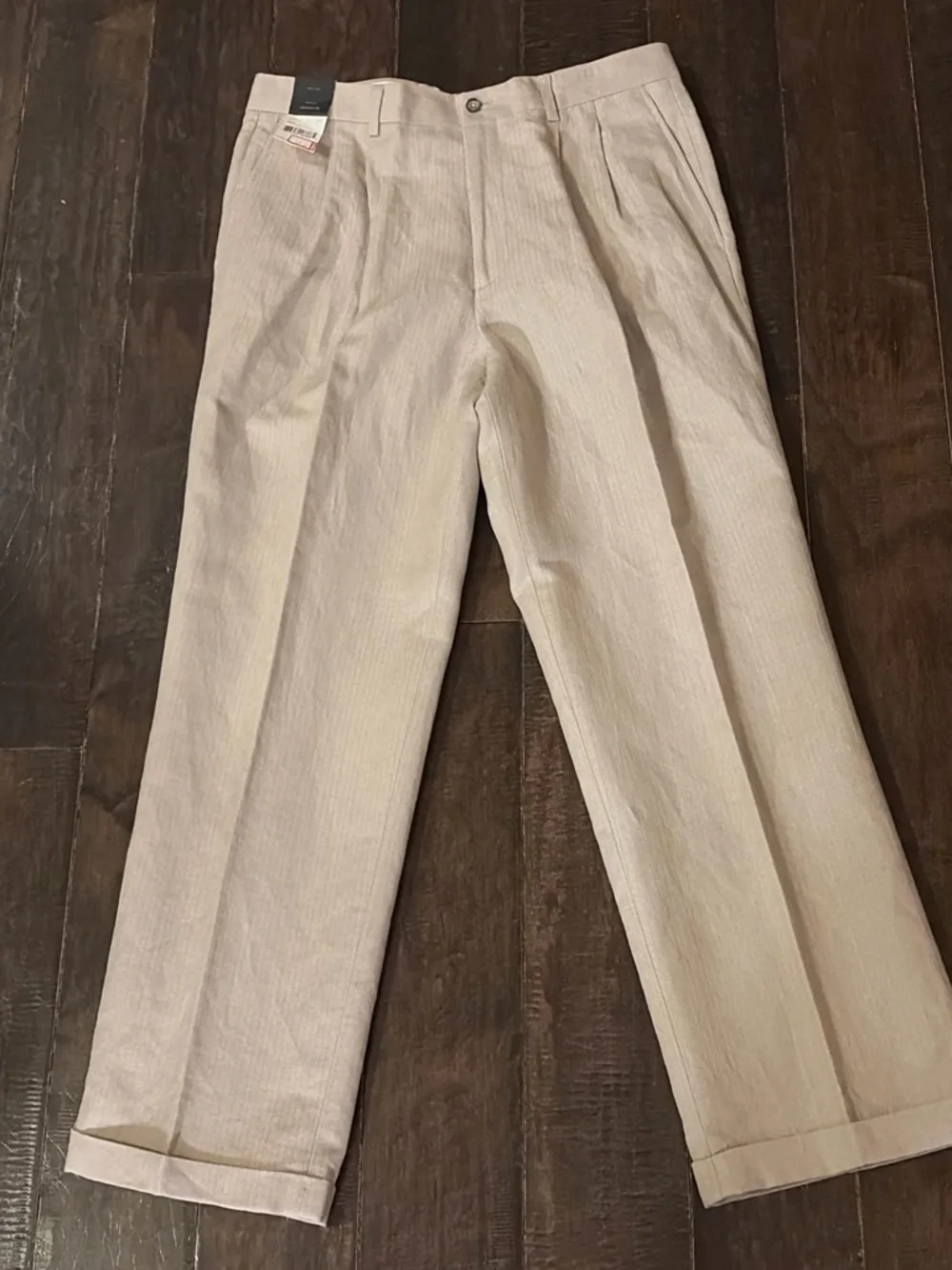 Claiborne Men's Tan Suit - Classic Single-Breasted Jacket and Pleated Pants